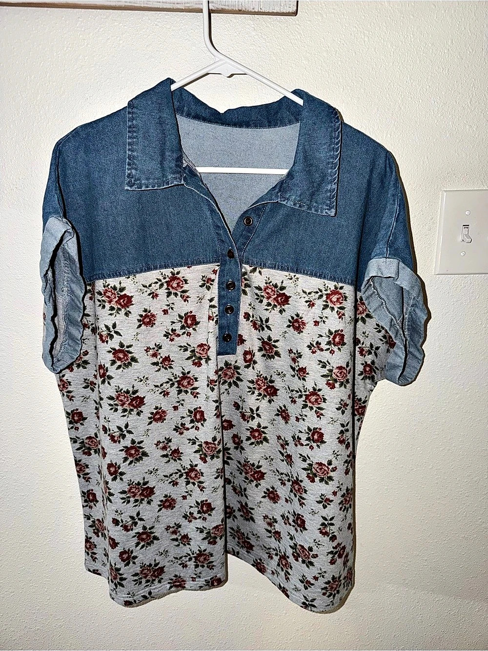 Cap Sleeve Denim-look Yoke Floral Body Knit top w/ button front placket - Size 1